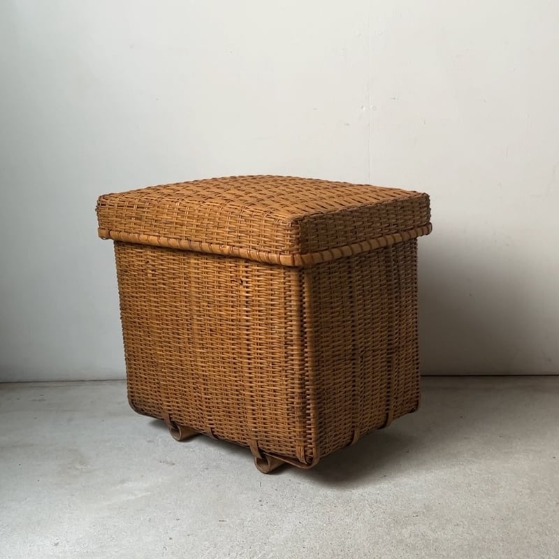 古い蓋付きの竹編み籠 縦型竹編みバスケット 竹足ありスクエア型道具箱