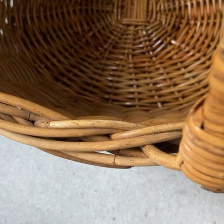 ラタン製巨大ワンハンドルランドリーバスケット48cm  アンティーク ヴィンテージラタンカゴ 籐籠 籐編み 丸カゴ 古い洗濯籠 良品