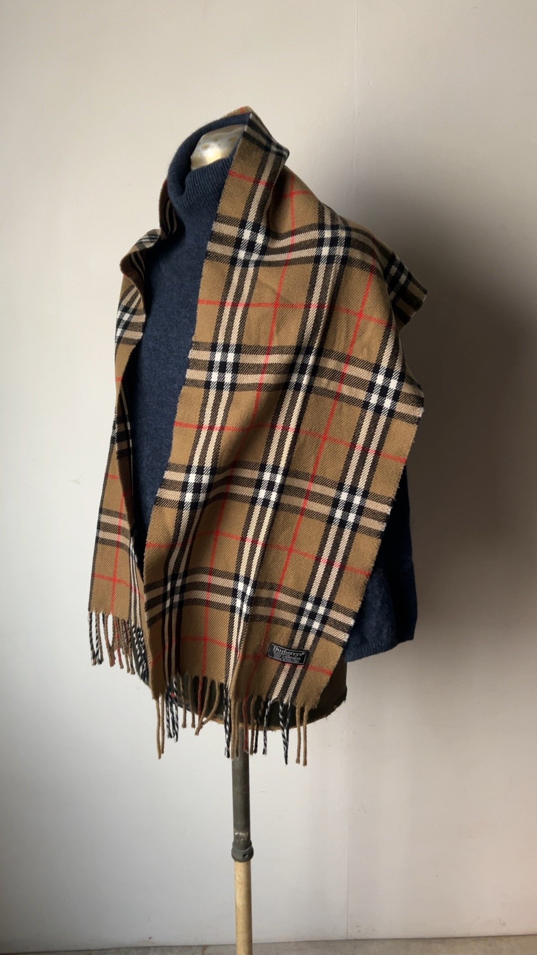BURBERRYS バーバリーズ LAMBSWOOL 100% ラムウール マフラー BURBERRYS バーバリーズ LAMBSWOOL 100% ラムウール マフラー