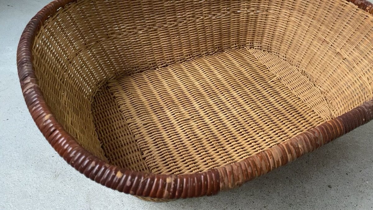 古い脱衣籠 ラタン2トーンカラー シンプルデザイン ヴィンテージ 古い脱衣籠 ラタン2トーンカラー シンプルデザイン ヴィンテージ