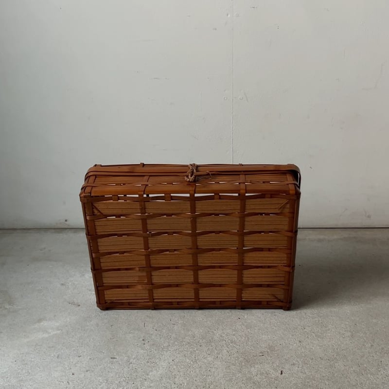 古い蓋付き竹編ボックス ひしぎ編み 蓋格子編み 楔ロック鍵付き 工芸品