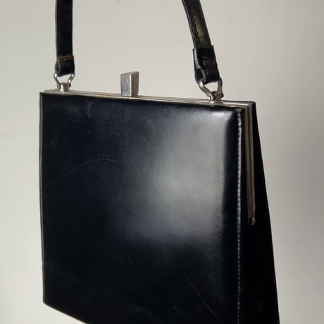 古いレザーのハンドバッグ  スムースレザー ブラック がま口型 ヴィンテージバッグ フォーマル 中古良品