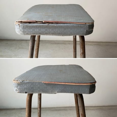 古い鉄足のスツール  ジャパンヴィンテージ  スクエアスツール グレーのスチール作業椅子