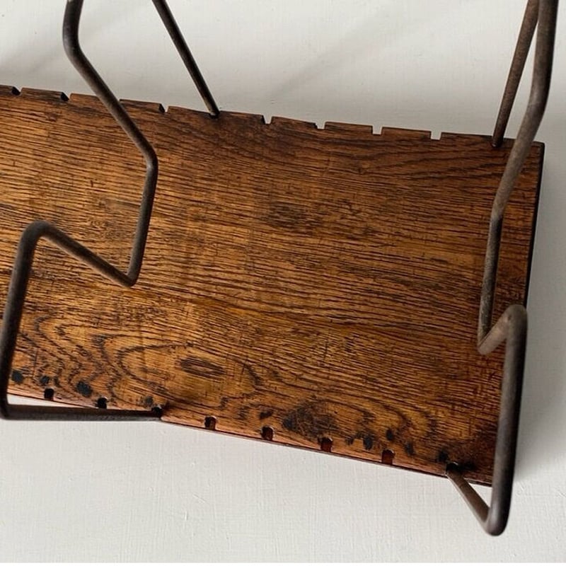 古い本立て 100年級の楢無垢材と3本スチールのブックスタンド