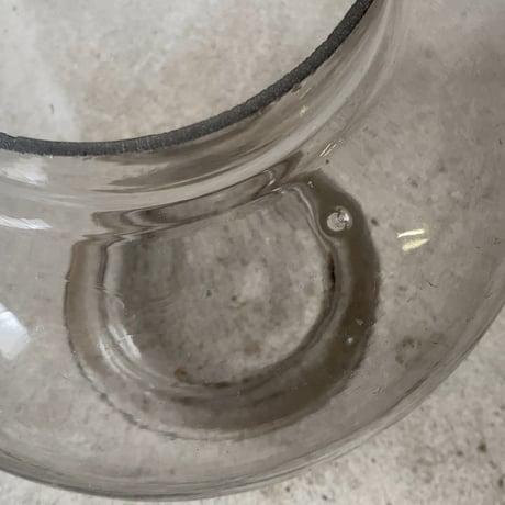 アンティーク大型ガラスポット 高さ31cm苺型古い硝子の保存瓶 硝子瓶 ガラス瓶 花器 金魚鉢 ベタ鉢 メダカ鉢 大正期 吹きガラス  ゆらゆら気泡ガラス 地球瓶