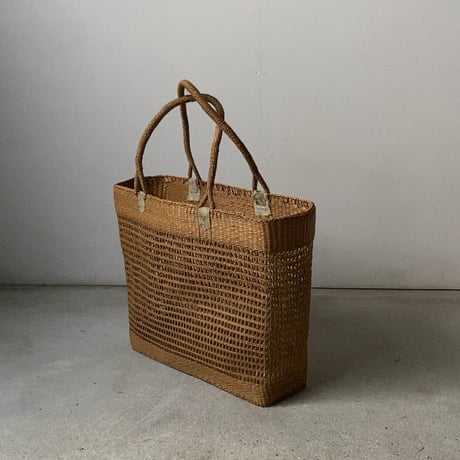 古いトート型編み籠 かごバッグ 透かし編み ジャパンヴィンテージ 手仕事 昭和期 マルシェバッグ 市場籠 買物かご 天然素材