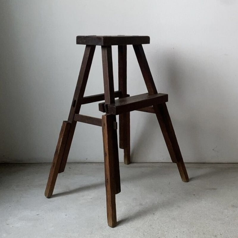 古い木の踏み台　ステップ台　収納付花台　木製スツール 踏み台 高さ47cm ステップ台 天然木 木製 オーク材 スツール 腰掛 （ 2