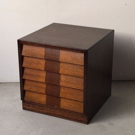 50s60sヴィンテージ 5杯レコードキャビネット 小引き出し 無垢材/プライウッド貼り合わせモダンライン装飾 美木目 美木工  摘み無し フロント傾斜デザイン アンティーク小型家具 古道具 小物入れ