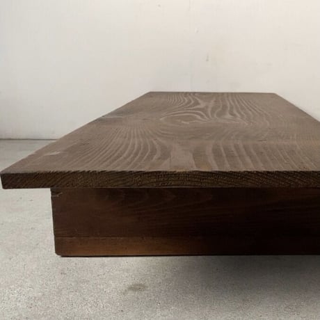 B. 杉一枚板天板 無垢材 木製飾り台 古い調理台 古材木工品 旧家蔵出し品 蟻形包みほぞ継脚