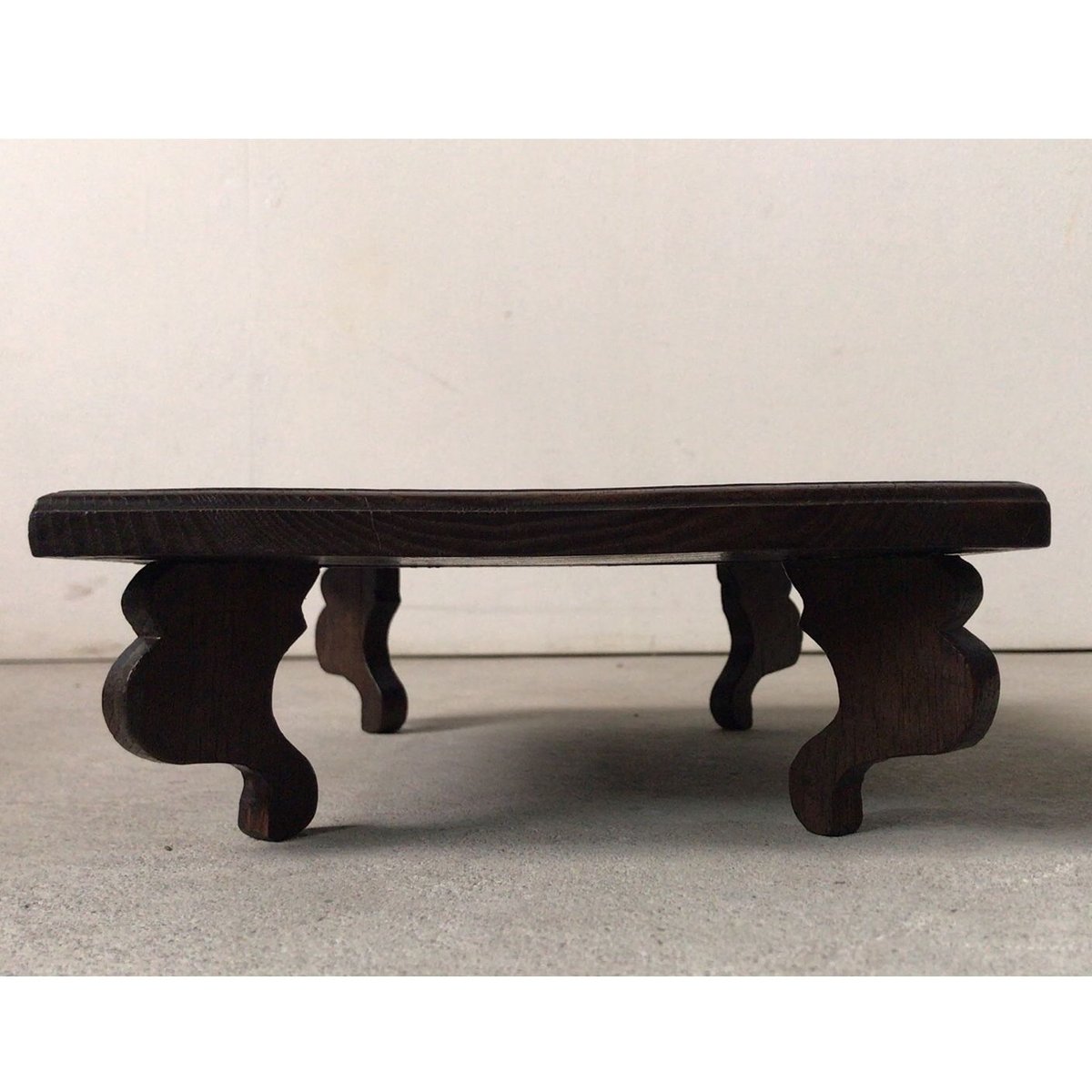 老楠一枚板 花台 小卓飾台 盆栽台 香炉台 自然体 刳り貫き三足重さ3.7