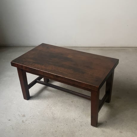 1953年 昭和28年 戦後すぐの古く小さい座卓  ローテーブル 文机 花台 飾り台 黒ヤケ 無垢材 一枚天板 グッドエイジング