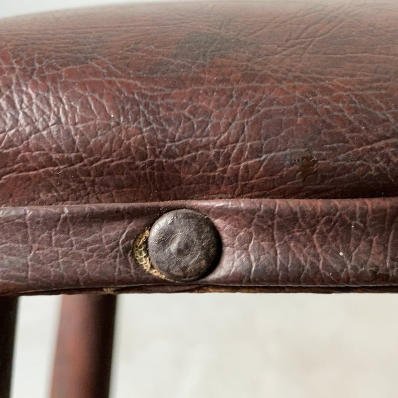 美品 英国 アンティークデザイン BRIGHTON ドレッサー 鋲打スツール 美