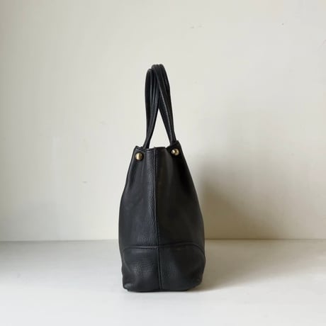 Kitamura キタムラ レザーミニトートバッグ シボ革 ブラック ゴールド金具 エンボスエンブレム 上質レザー 横浜 日本製 中古美品範疇