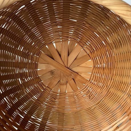 丸筒型 持ち手竹籠  幅約27cm 茶碗籠 りんごカゴ 野菜かご 万能籠  ガッチリ頑丈 よく編まれた籠 竹工芸 手仕事 民藝 工芸品