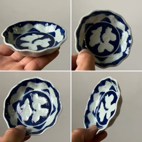 明治 大正期 古い瀬戸焼の豆皿［1枚の価格］在庫17枚 朝顔＋波絵  染付 型押し 小皿 有田 伊万里 完品