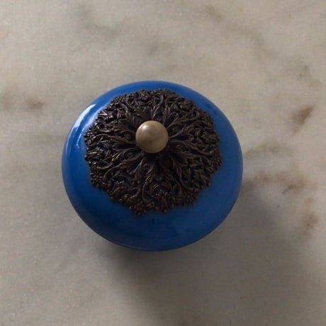 フランス アンティーク 青い小物入れ  陶器  唐草金具蓋 ポット ボンボニエール  シュガーポット  金平糖入れ 菓子器 ヴィンテージ