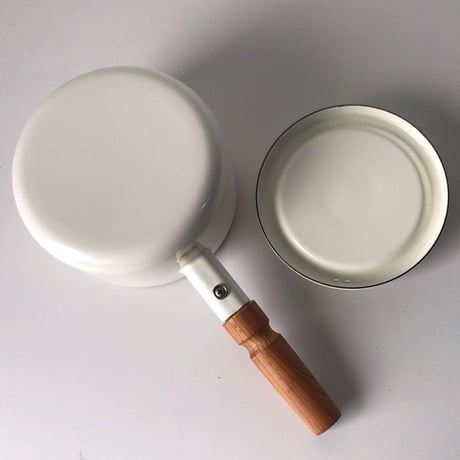Noritake ノリタケ   ヴィンテージ 琺瑯(ホーロー) 片手鍋    木製無垢持ち手  ホワイト ほぼデッドストック 未使用品