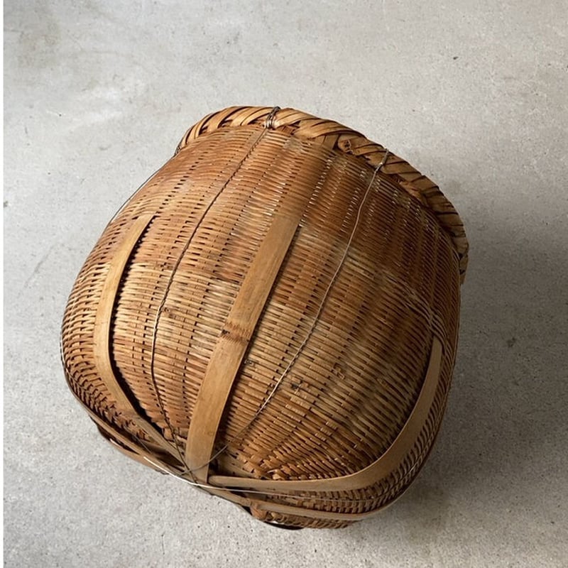 竹編みの壺籠 民藝籠 まるカゴ ござ編みワイヤー混合 頑丈な作りです