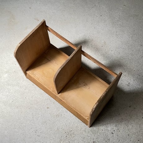 古い引出し付き本立て  白木 無塗装 無垢材  傾斜面 摘み無しデザイン シンプルデザイン 美品範疇