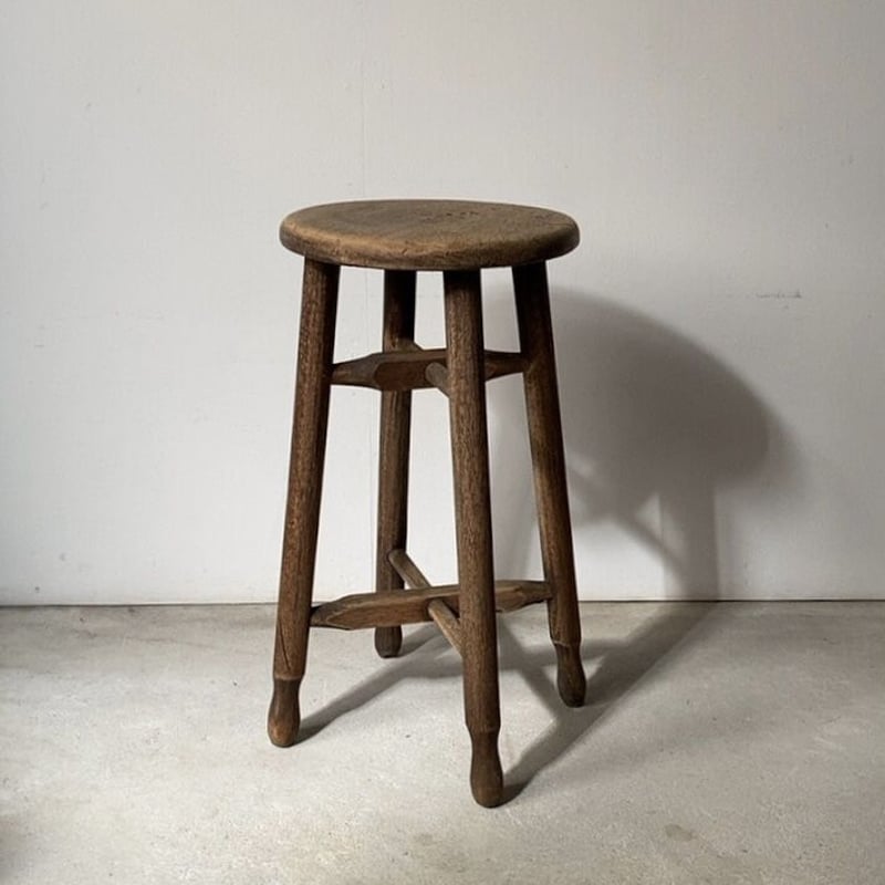 アンティーク 木製無垢 丸椅子 ラワン材 2段櫓 丸脚 古い木製スツール 