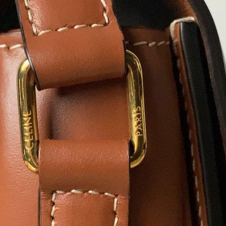 CELINE セリーヌ  ティーントリオンフ  188882BZ4.01.BC  コーティングキャンバス/カーフレザー 2022年製. 中古極美品(新品同様)