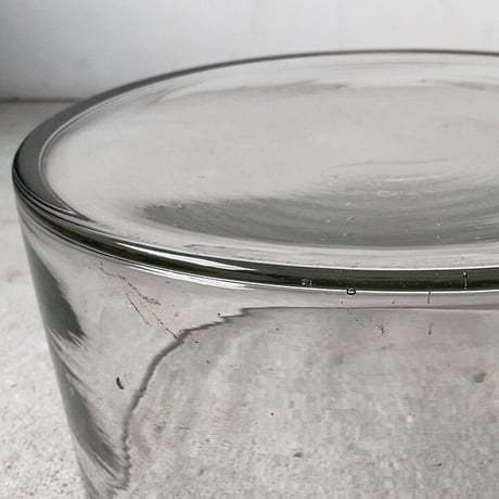 アンティーク ガラス器  桶型メダカ鉢   古い円柱型口摺水槽  昭和初期. ゆらゆら気泡硝子  無色透明  鉛色 デッドストック品