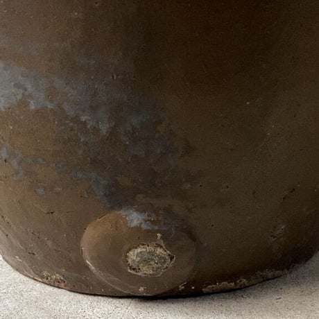 古い水瓶 民藝壺  古甕 (高さ約42cm幅約35cm) メダカ鉢 睡蓮鉢 水栽培 ガーデニング ビオトープ 水中昆虫 飼育器  ○五印