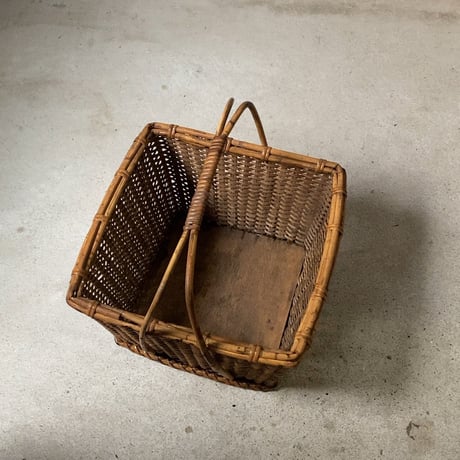 古い竹編みの持手籠  ワンハンドルバスケット 炭斗(すみとり) 茶道具 炭取 烏府(うふ) アンティーク花器 花籠