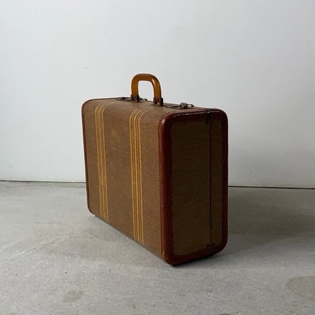アンティークトランク 琥珀ハンドル ライン紋様 マスタード/ダークベージュ ヴィンテージ小型トランク 38cm 状態良好 鍵無し