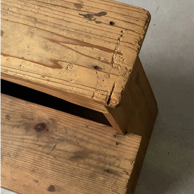 昭和23年 木製無垢 古い踏台 ヴィンテージステップ 杉無垢材 丸窓 丸穴
