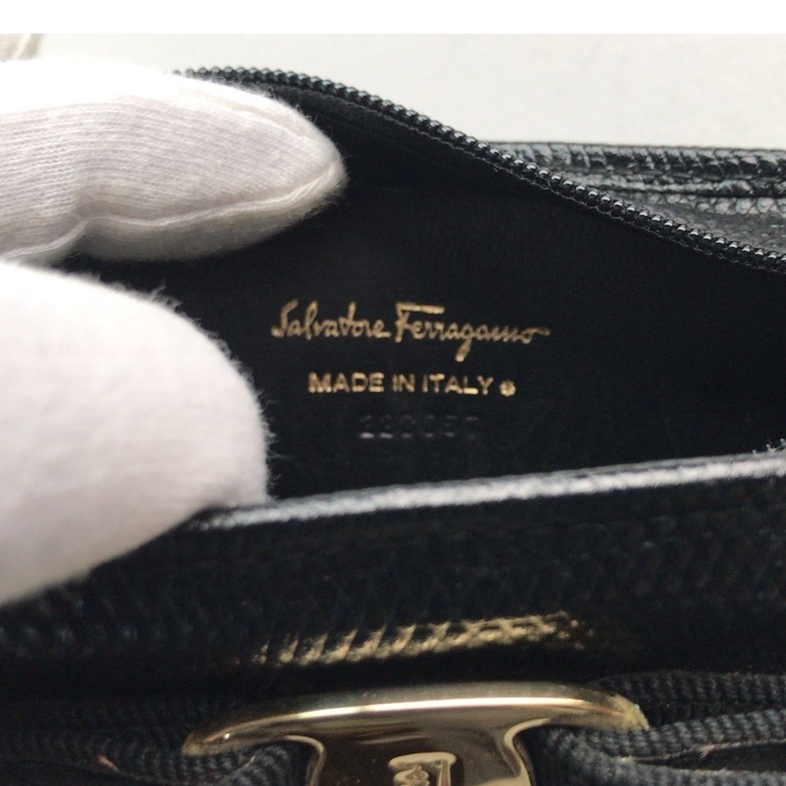 Salvatore Ferragamo サルヴァトーレ フェラガモ ヴァラ ミニポーチ 
