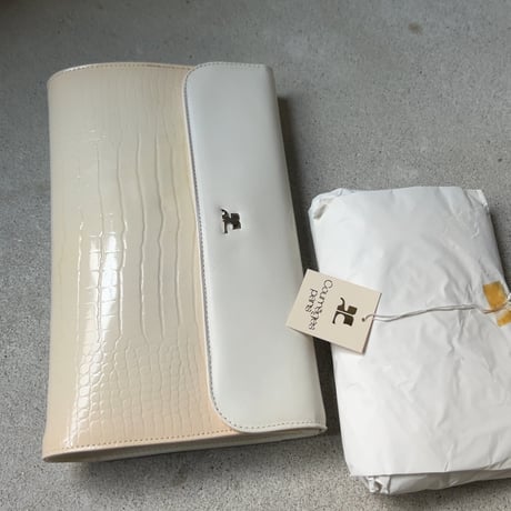 Courreges クレージュ  80sオールドクレージュ フラップ型クラッチバッグ クロコ型押し合皮 銀ロゴ 中古良品