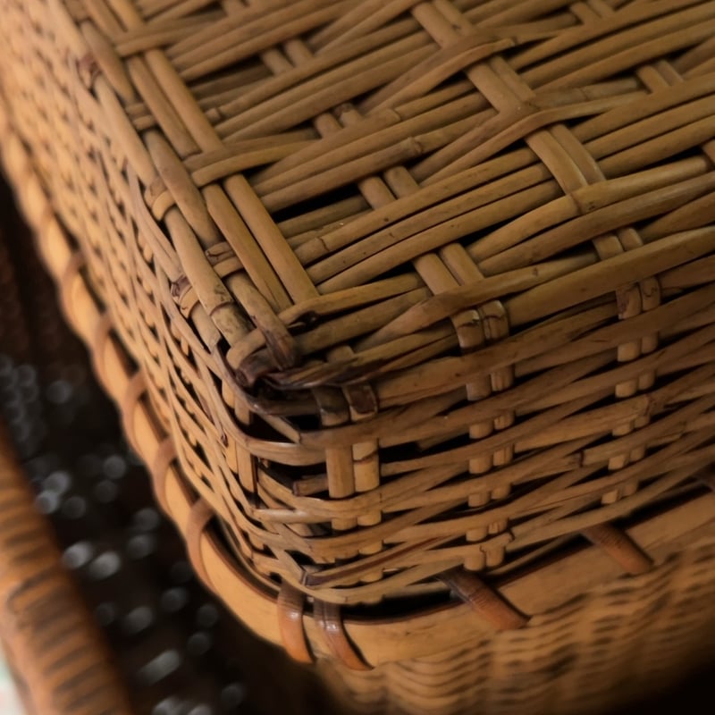 昭和レトロ 竹製 竹籠 竹編み籠 大きい籠 バスケット 背負いカゴ 古民家古民具 昭和レトロ 竹製 竹籠 竹編み籠 大きい籠 バスケット 背負いカゴ 古