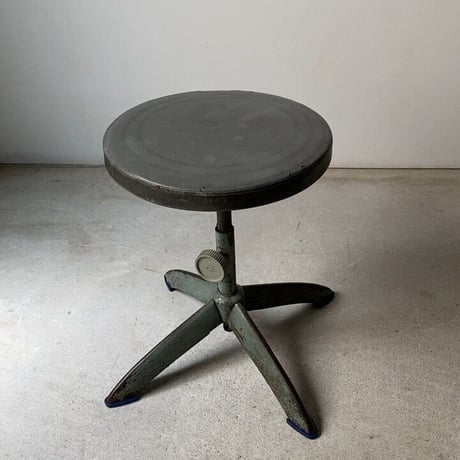B : KOKUYO オールドコクヨ  古いコクヨの丸椅子  ヴィンテージ スチール スツール  回転椅子 事務椅子 作業椅子 鉄脚 旧ロゴ レトロ 家具