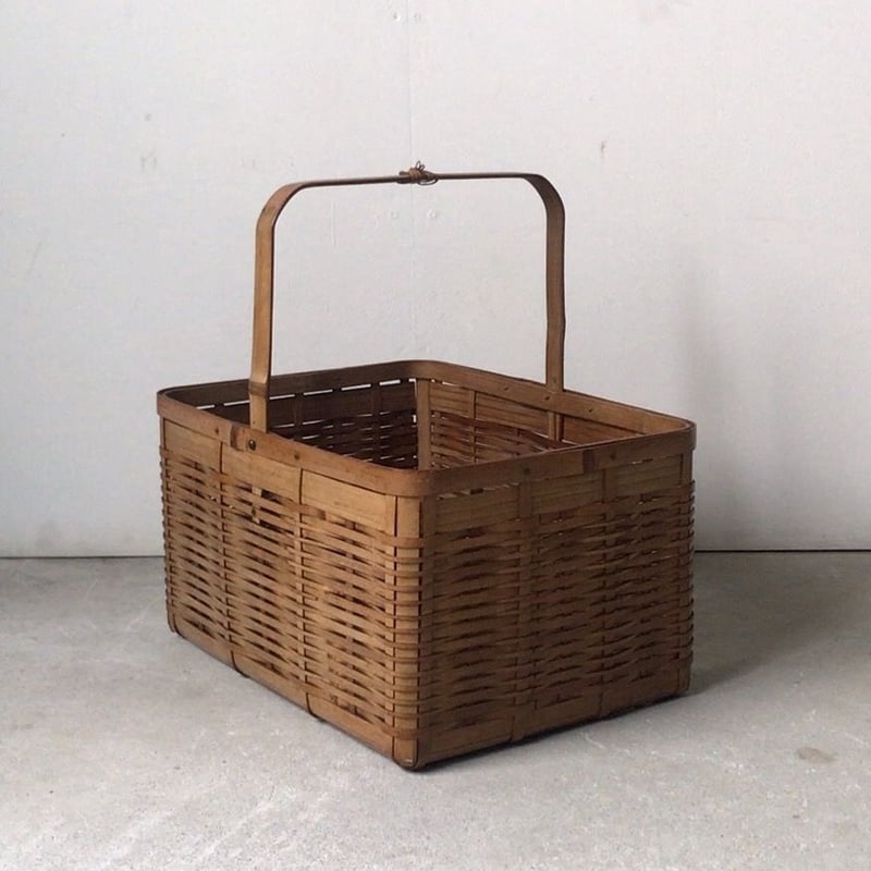 【送料込】竹籠　編みかご　昭和ビンテージ 1970s 竹編みの岡持ち籠 3又持ち手 運搬籠 ワンハンドルカゴ