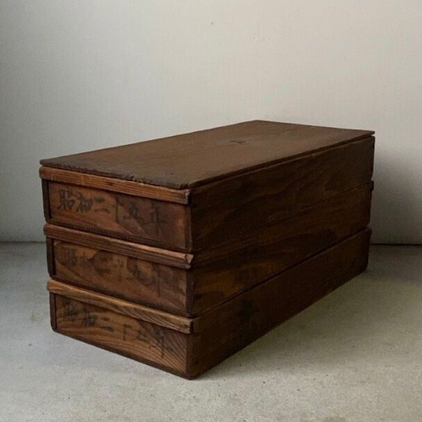 中国の古い民芸品です。ヴィンテージ　木製の箱型籠。古いものです 中国の古い民芸品です。ヴィンテージ 木製の箱型籠。古いものです
