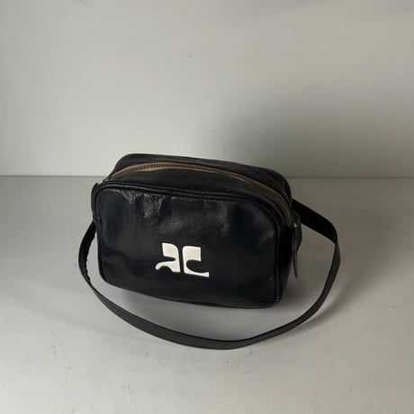Courreges クレージュ  70sオールドクレージュ ミニショルダーバッグ カメラバッグ ダークネイビー レザー ビッグロゴ 中古良品