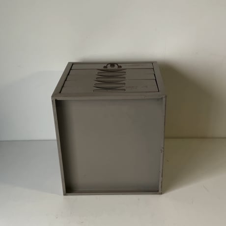 Plus No50  ヴィンテージ スチール小引き出し 5杯  1杯鍵あり 古い事務用品 日本製 良品