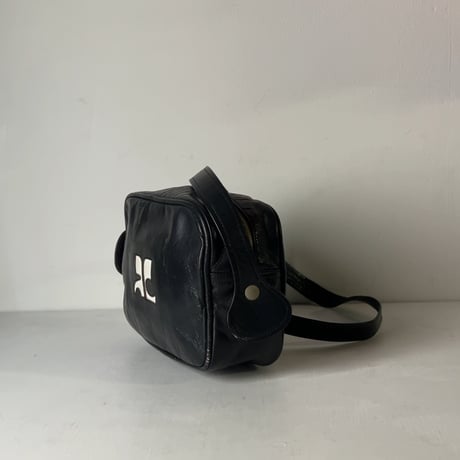 Courreges クレージュ  70sオールドクレージュ ミニショルダーバッグ カメラバッグ ダークネイビー レザー ビッグロゴ 中古良品
