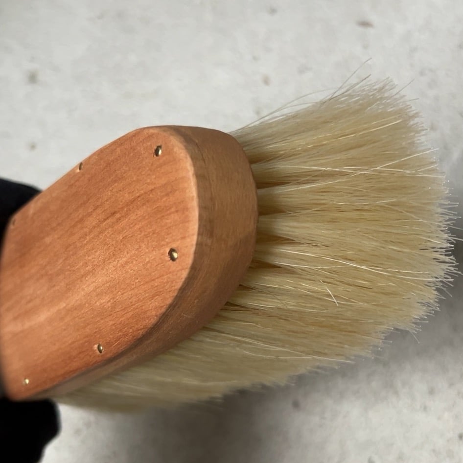 平野ブラシ 手植え水雷型 洋服ブラシ カシミヤのお手入れも問題ない