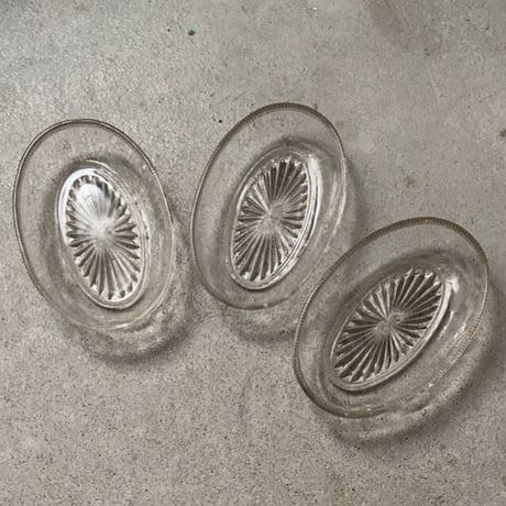 アンティーク オーバル ガラス器  1点　明治〜大正期 プレスガラス 気泡 歪なゆらゆら硝子 深め楕円デザート器 幅約15cm 完品  ※1点の価格表記、4点ございます。