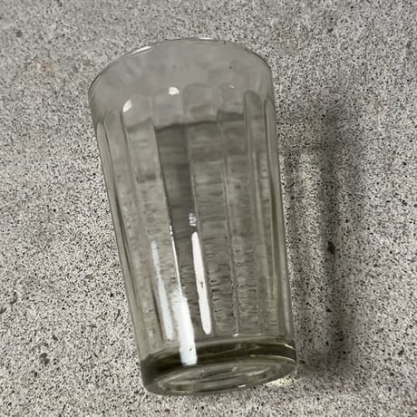 昭和期アンカーグラス 無色(ややグレーがかった) 小サイズ 高さ約9cm SGF刻印 瓶ビール用グラス シンプルデザイン 気泡ガラス ヴィンテージグラス