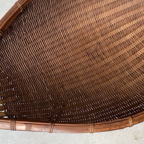 大きい古片口ざる 横幅約49cm 装飾 素材 作り エイジング…良好の古笊です。竹工芸 竹細工 古民藝 古民具