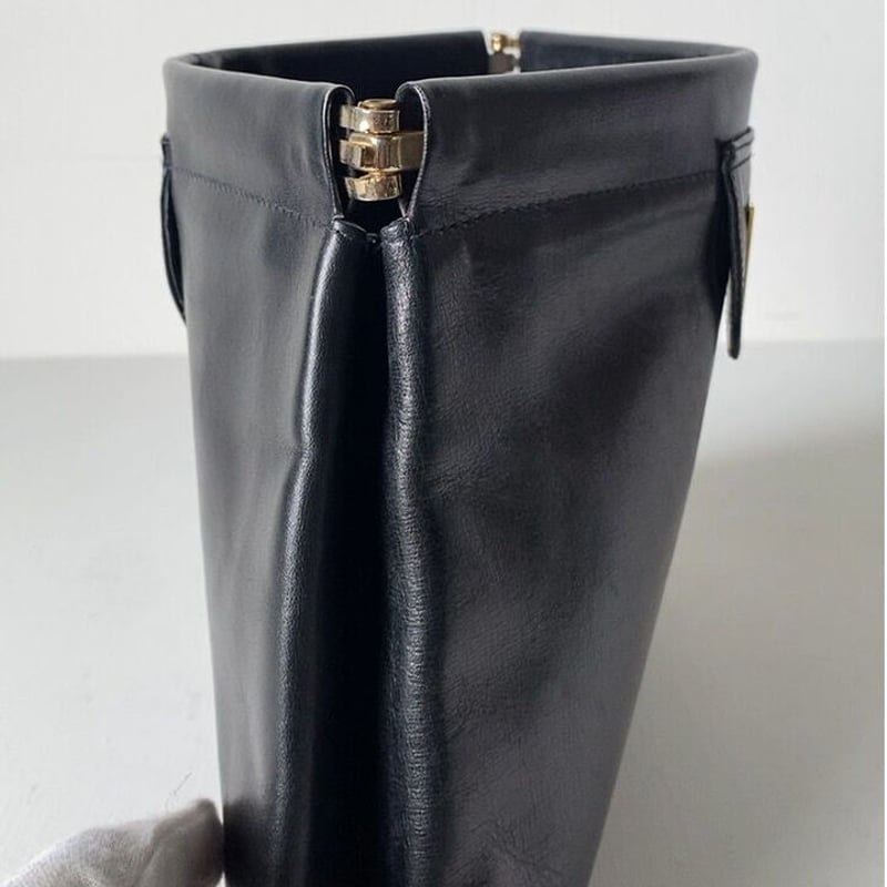 VALENTINO オールドヴァレンチノ レザークラッチバッグ ブラック VALENTINO オールドヴァレンチノ レザークラッチバッグ ブラック