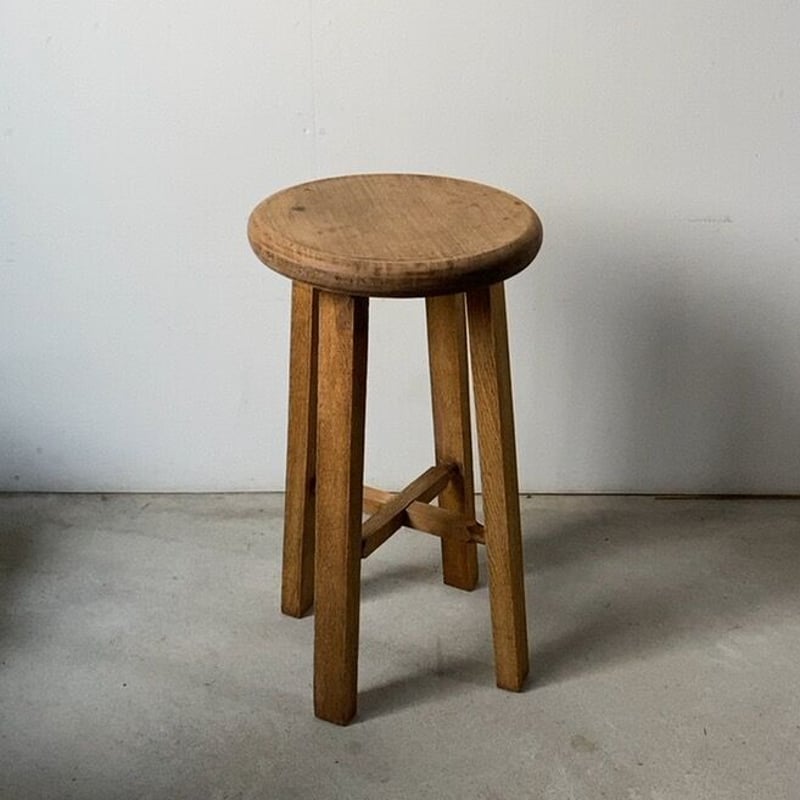 アンティーク 木製無垢 丸椅子 ブナ材 角脚 無塗装 古い木製スツール 