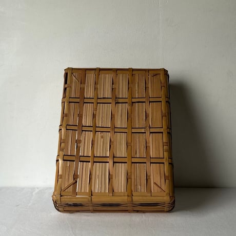竹の平籠 バイカラーひしぎ編み 古作工芸品 竹工芸 手仕事 中型道具箱 茶器入れ 茶籠 編み籠 ジャパンヴィンテージ
