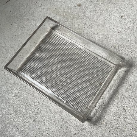 アンティーク プレスガラス スクエアトレー 幅約20cm 角皿 古硝子パッド  クリアカラー  大正期 レトロ食器 ヴィンテージ食器 気泡ガラス フルーツ皿 デザート皿 美品範疇