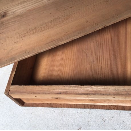 古い餅箱 無地  蓋有り　檜無垢材  アンティーク木箱 ヴィンテージウッドボックス  道具箱 美品