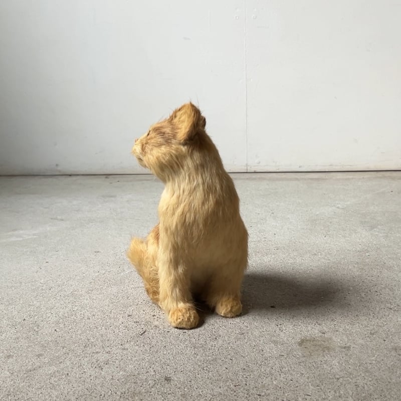 1970年代大丸販売品 猫の置物 リアルファー 茶虎 ヴィンテージドール