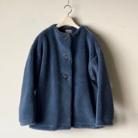 mao made  マオメイド  モックネックノーカラーボアジャケット  もこもこ いつものモックネックジャケット スモークブルー　中古極美品